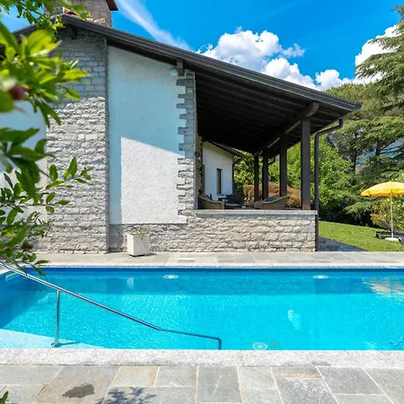 Giardino - Vista & Privacy A Μενάτζιο